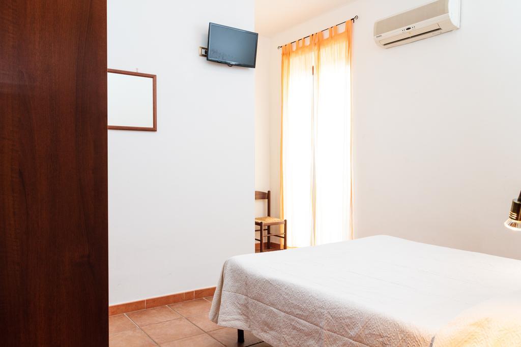 La Mezzanella Guesthouse Porto Torres Quarto foto
